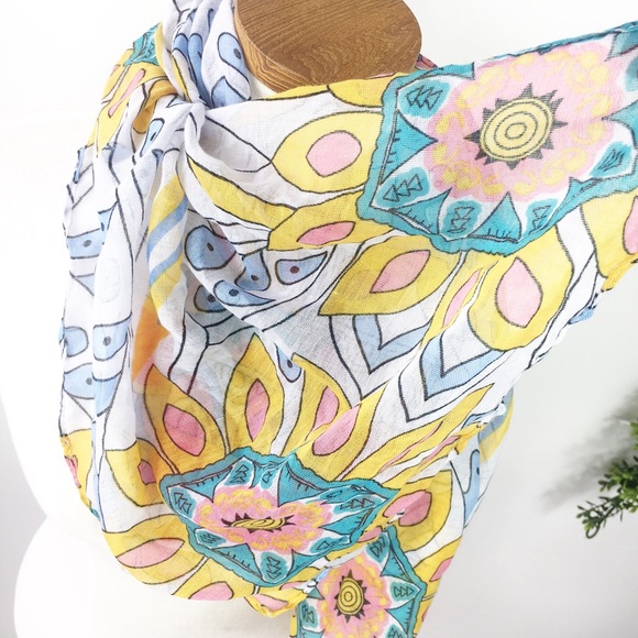 HE Oblong Floral Boho Scarf Colorful - Picture 5 of 6